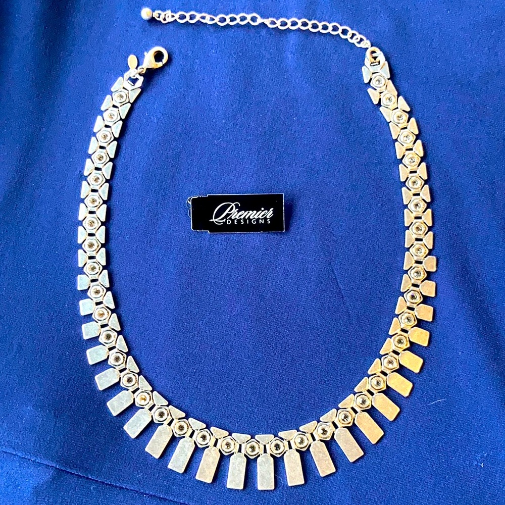 Premier silver tone necklace